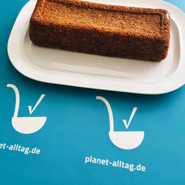 Zweiter Anlauf: 2/3 geschrotet, sehr feucht. Also extra Zeit im Ofen.