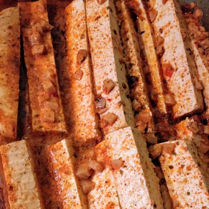 Marinieren in Chili, Kokos und Öl