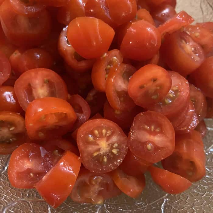 Rezept Cherry-Tomatensalat mit Kirschtomaten und Gurke als Vorspeise ...