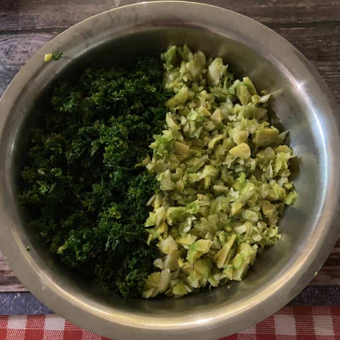 Rezept Grünkohl-Rosenkohl-Salat mit Granatapfelkernen und ...